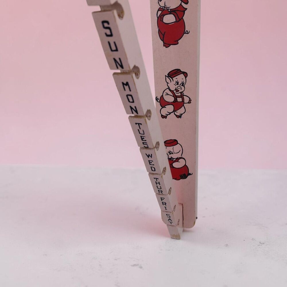 Vtg Child’s Pink Wooden Days Of The Week Clothes Hanger Pigs Toddle Toys Decor